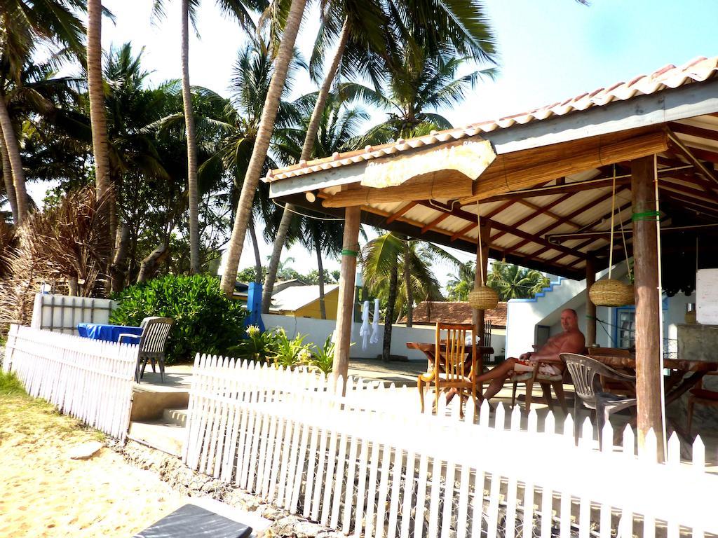 Blue Ocean Villa Hikkaduwa Esterno foto